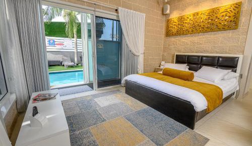 Suite with Private Pool