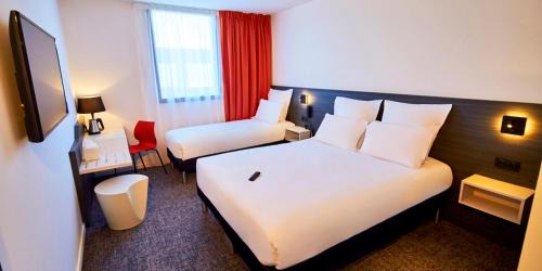 1 Double Bed 1 Single Bed