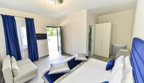 Double Room with Pool View