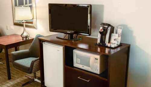 Queen Suite with Two Queen Beds and Additional Living Area