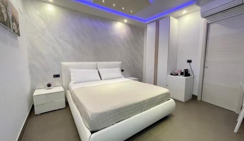 Deluxe Double Room with Shower