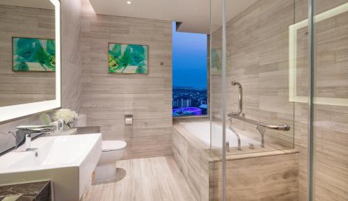 Premium King Room with Lake View