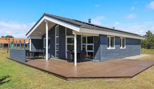 Three-Bedroom Holiday Home 