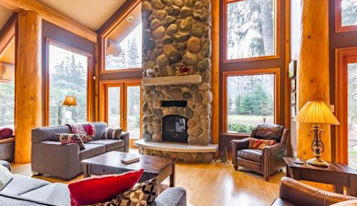 Four-Bedroom Holiday Home