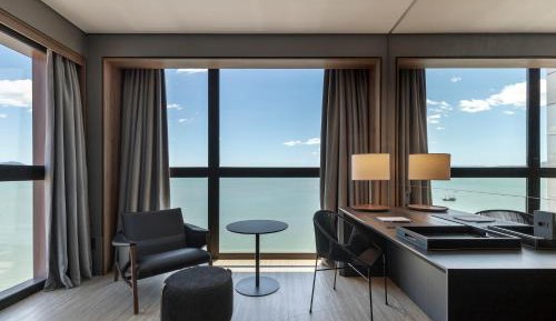 Luxury King Room with Sea View 