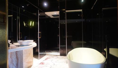 Marilyn Suite