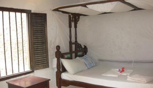 Single Room with Shared Bathroom