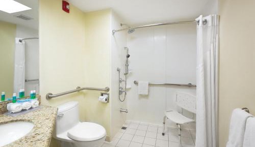 King Room - Hearing Accessible - Non-Smoking