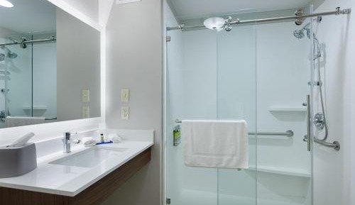 Standard King Room with Roll-In Shower - Communications Access