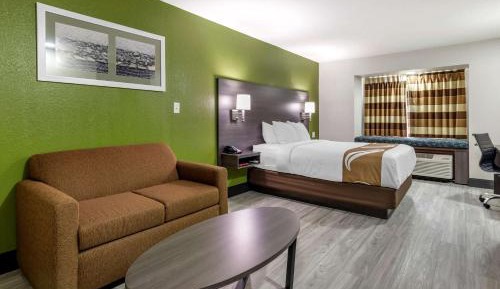 Queen Suite - Accessible/Non-Smoking
