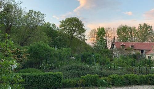 Apartment with Garden View