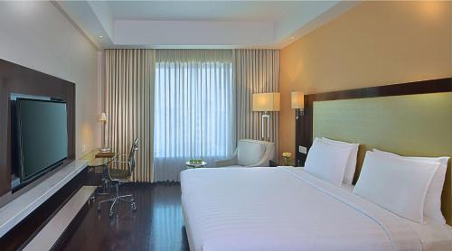 Deluxe Room with 50% discount on Spa (full body massage) between 11 am to 6 pm 