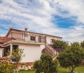 Apartment with Garden View