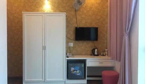 Twin Room with City View