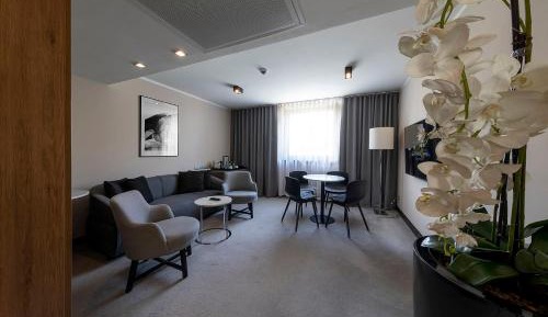 One-Bedroom Apartment (2 Adults)