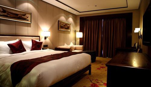 Deluxe King Room