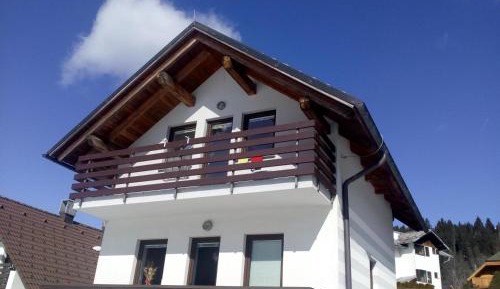 Apartment with Mountain View