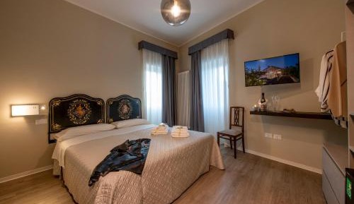 Deluxe Double or Twin Room