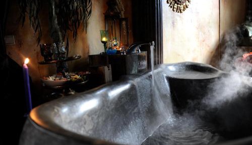 Queen Room with Spa Bath