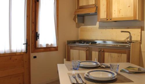 Two-Bedroom Cottage with Kitchen
