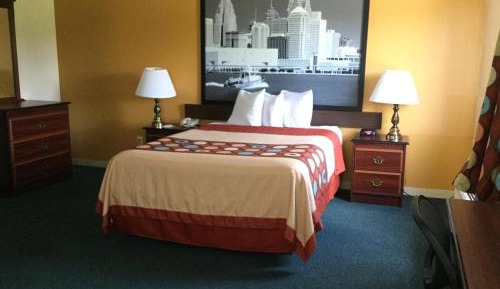 Queen Studio Suite - Non-Smoking