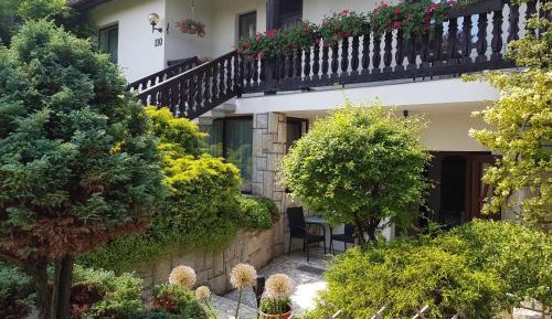 Apartment with Garden View