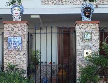 Double or Twin Room with Sea View