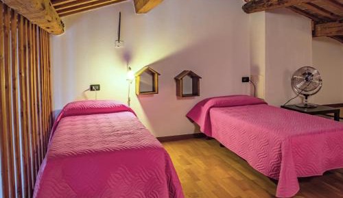 Quadruple Room with Private Bathroom