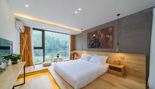 Double Room with Mountain View