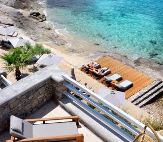 Luxury Beachfront Suite with Outdoor Jetted Tub