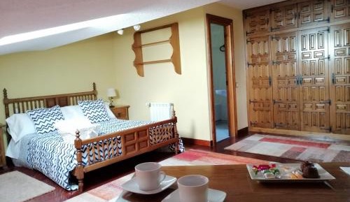 Double or Twin Room with Private Bathroom