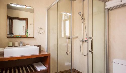 Family King Room with Bathroom