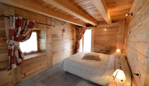 Two-Bedroom Apartment with Spa Bath