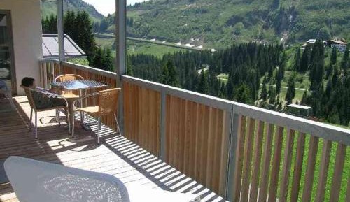 One-Bedroom Apartment with Balcony