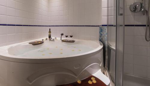 Double Room with Spa Bath