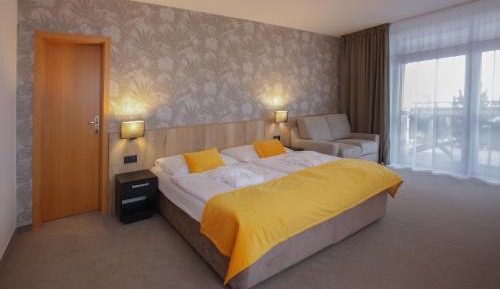 Double or Twin Room (2 Adults + 1 Child)