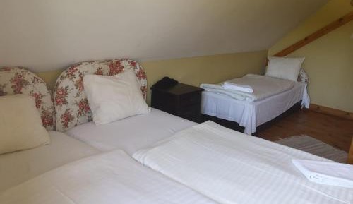 Economy Triple Room with Shared Bathroom