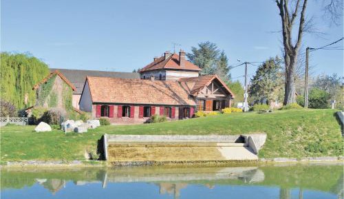 Three-Bedroom Holiday Home 