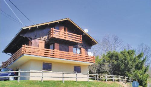 Three-Bedroom Vacation Home 