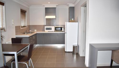 Deluxe Suite with Spa Bath