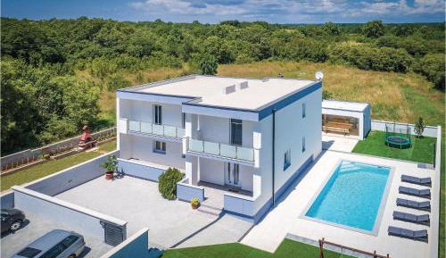 Five-Bedroom Holiday Home