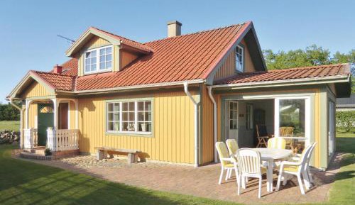 Three-Bedroom Holiday Home 