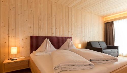 Suite with Mountain View