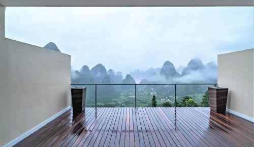 Superior Twin Room with Mountain View