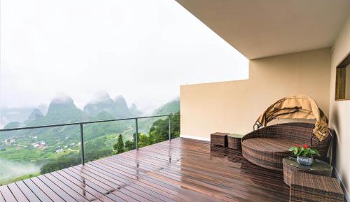 Deluxe Double Room with Mountain View