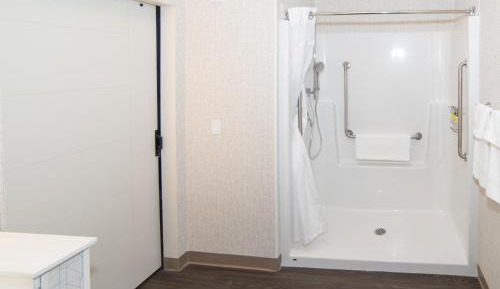 Standard King Room - Accessible