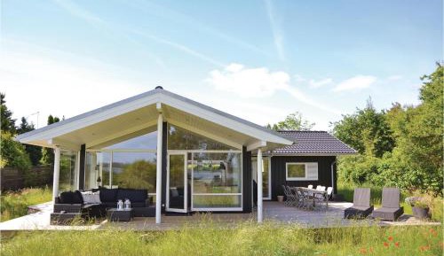 Three-Bedroom Holiday Home 