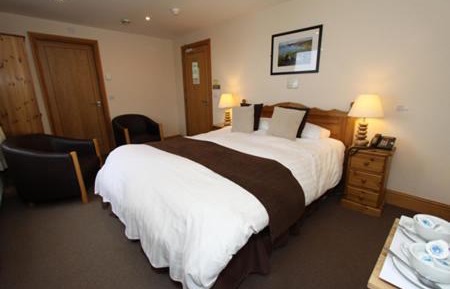 Double Room with Partial Sea View