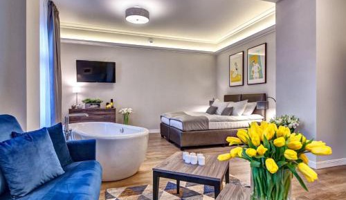 Deluxe Apartment with Balcony