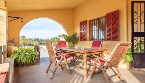 Villa with Garden View